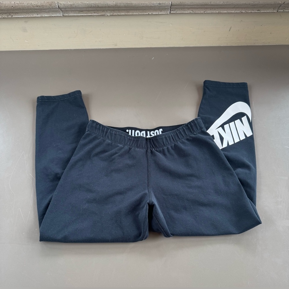 Nike Women’s 3/4 Leggings